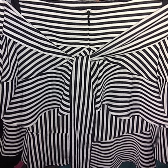 Mini skirt - Picture 2 of 3